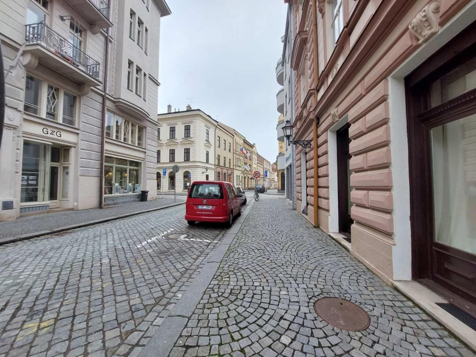 Exkluzivni Apartman V Prizemi V Hradci Kralove Hradec Králové Eksteriør billede